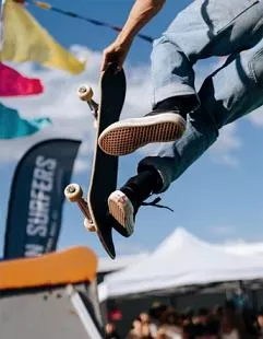 Skateboard street pour les figures et le skatepark