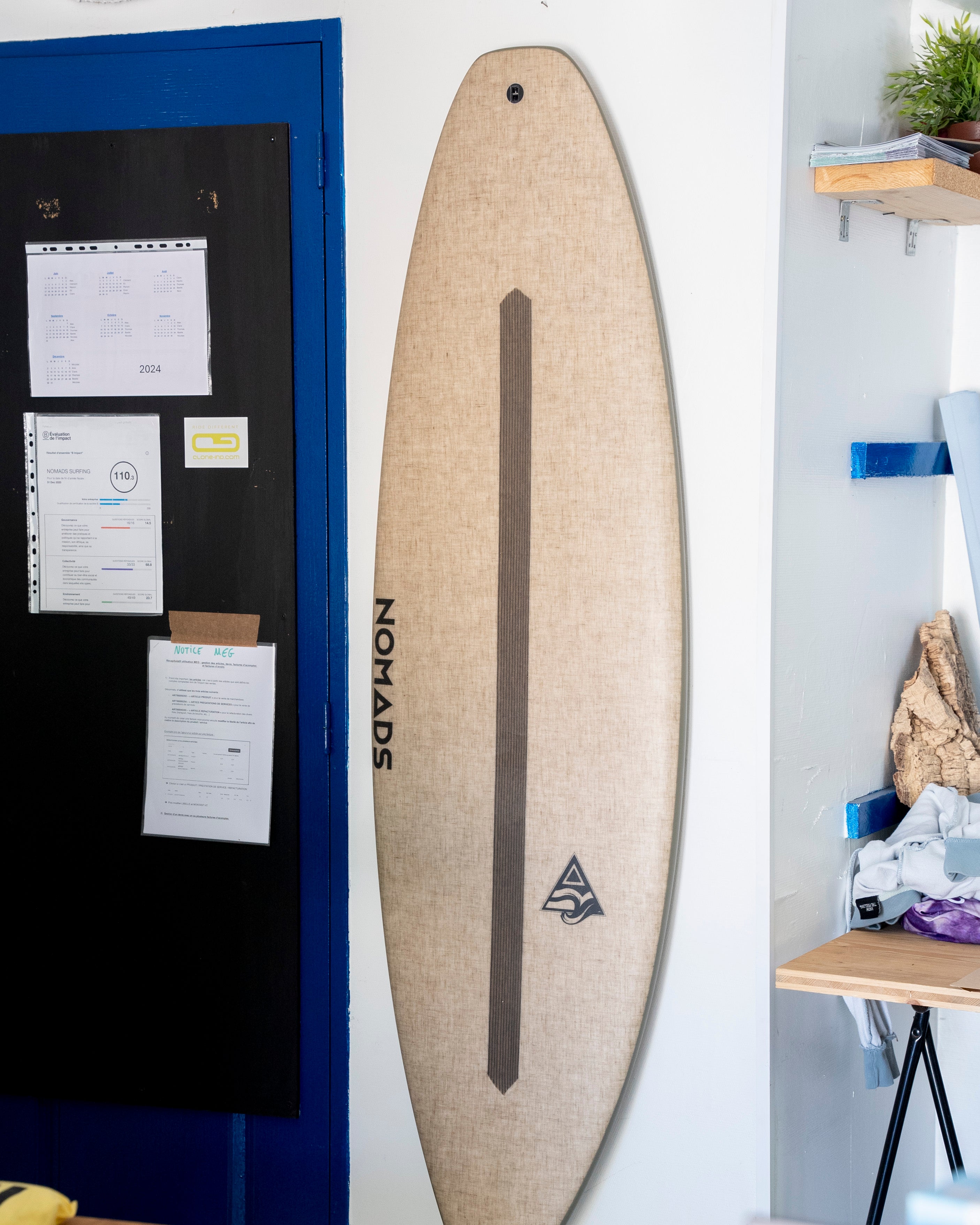 Support de planche vertical (2 TAB) Nomads Surfing