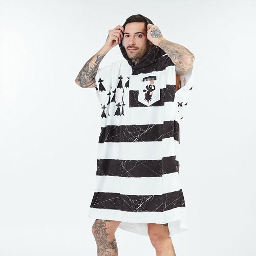 Poncho AFTER Ian Fontaine